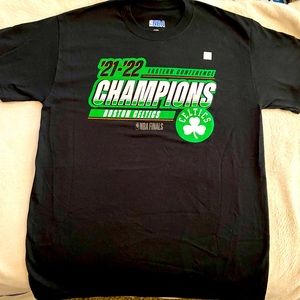 NWT BOSTON CELTICS MENS TSHIRT SZ MED